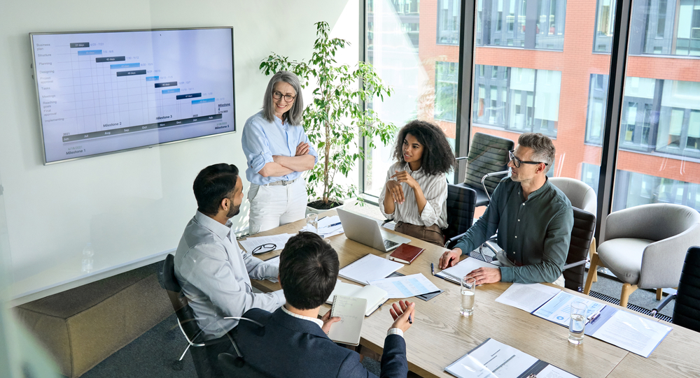 Sales coach explaining the importance of continuous rapport-building